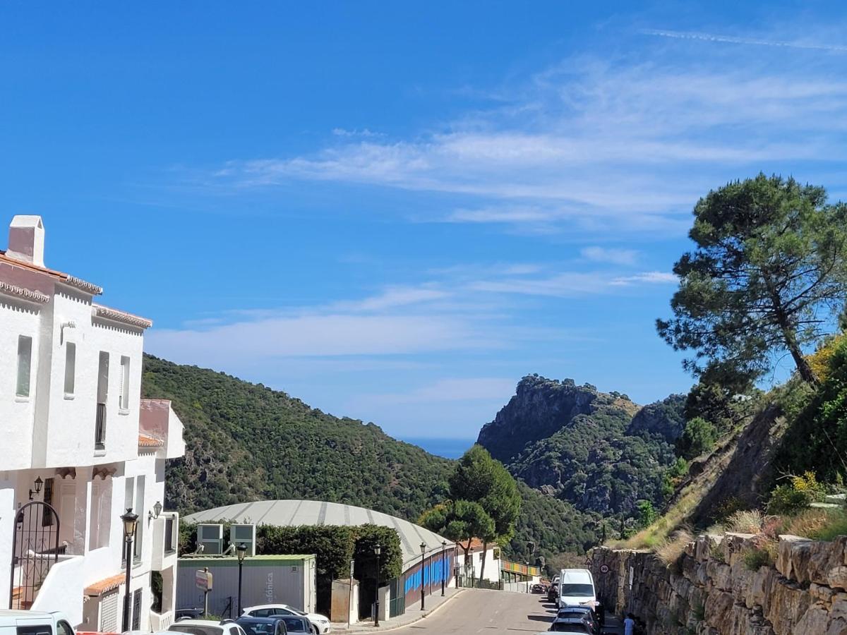 Benahavis Village Penthouse Apartment, 2 Bedrooms, Stunning Views, Swimming Pool !! Exterior photo